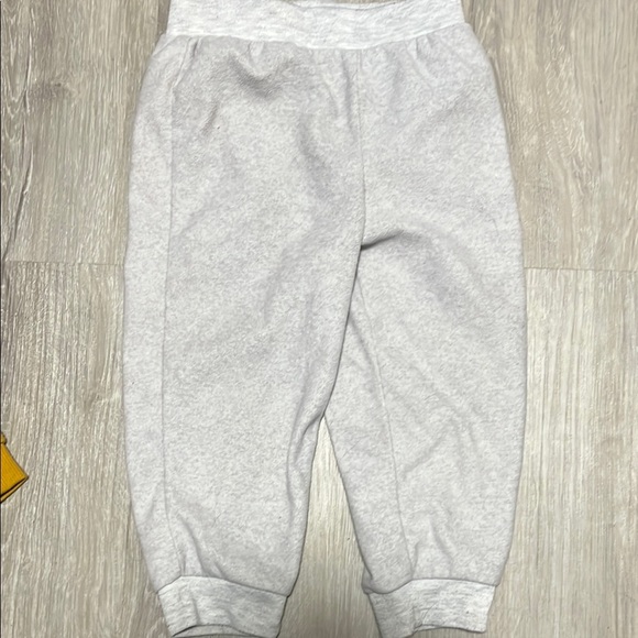 4 for $20 Gray Kids Jogger Pants - Picture 1 of 1